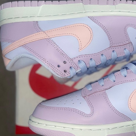 WOMENS NIKE DUNK LOW “Atmosphere Pink” 

Authentic 
Brand New

US 8.5w - Picture 2 of 3